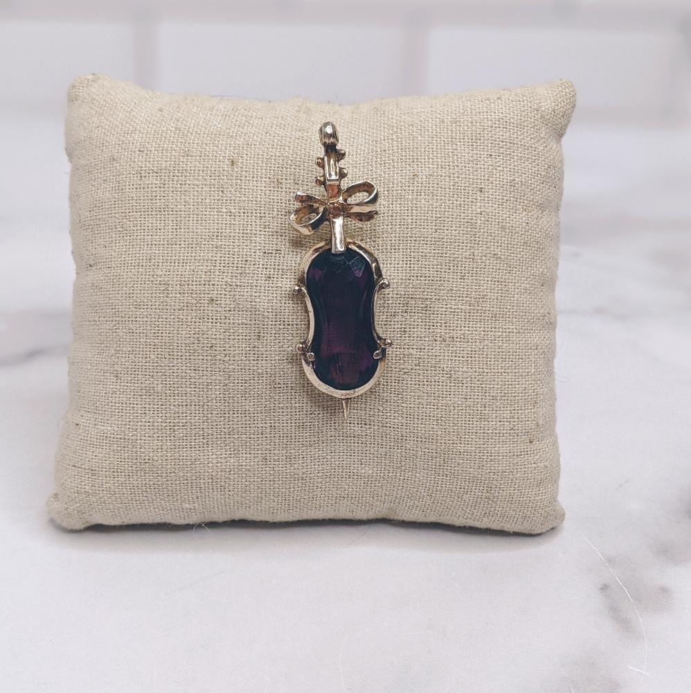 Sterling silver violin brooch w/deep purple stone